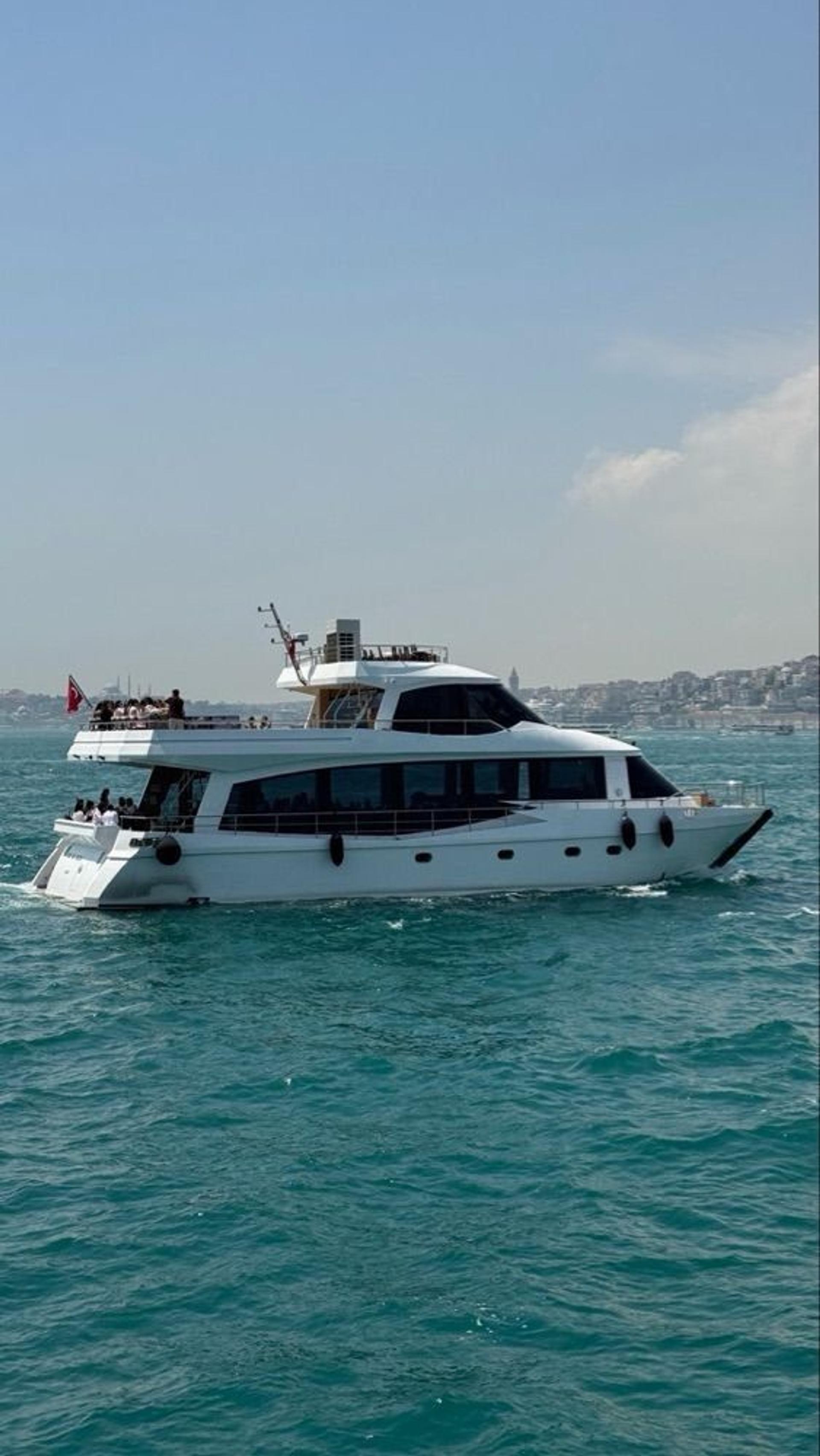 Rental Custom made 24m Party Boat - 1106 - photo 1