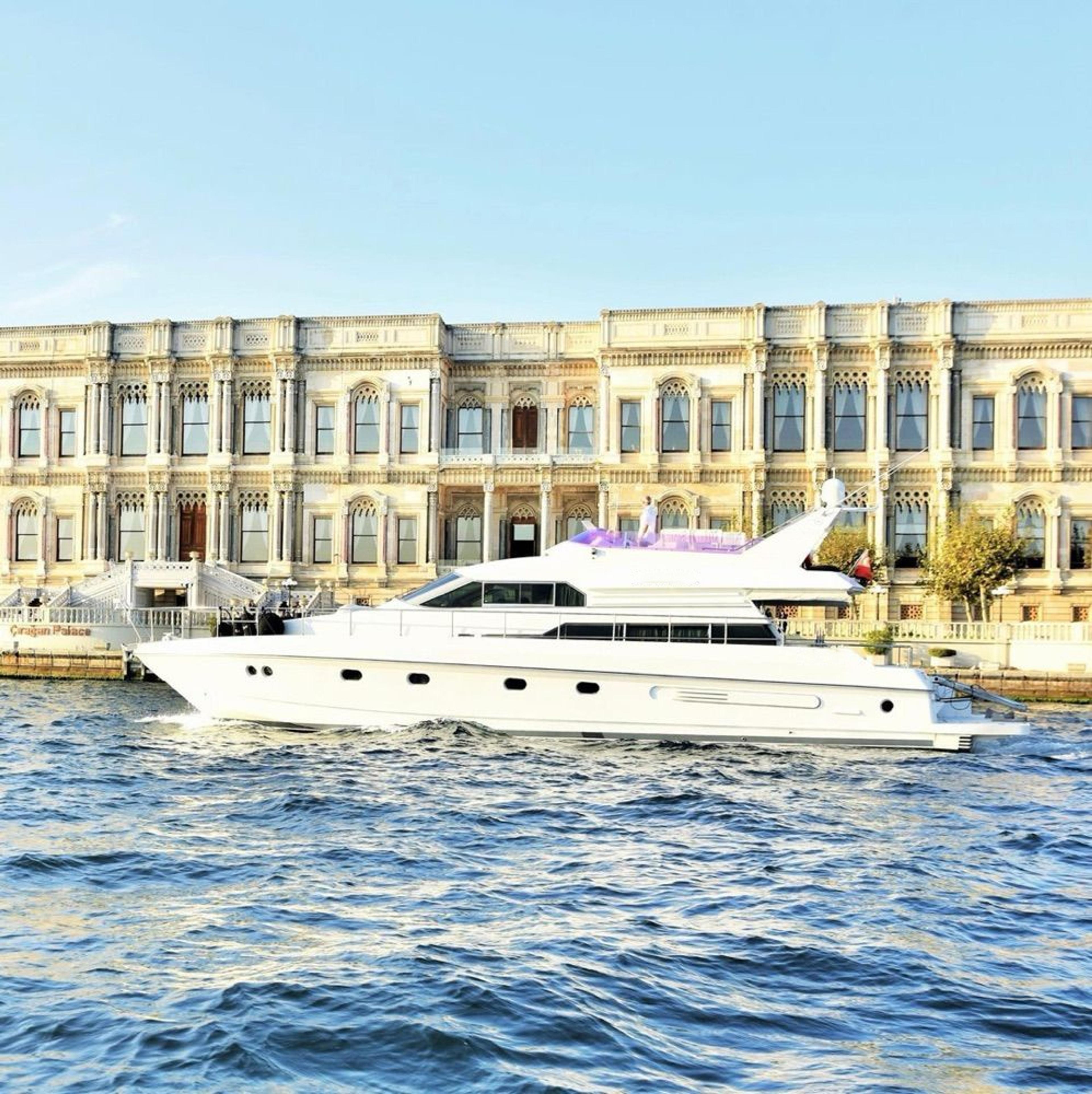 Rental Mochi Craft 18m Motor Yacht - 620 - photo 4
