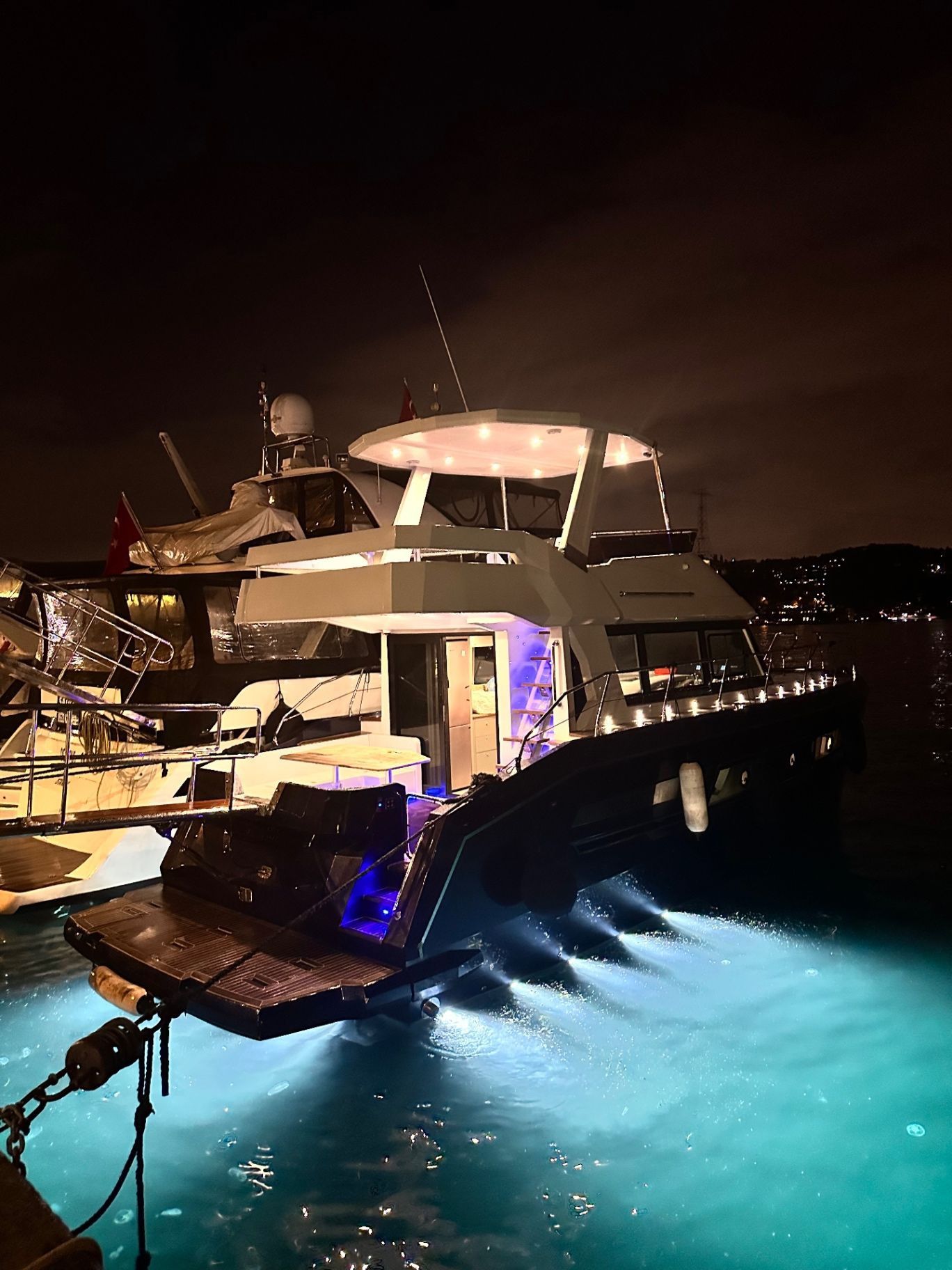 Özel yapım 14m Motoryat