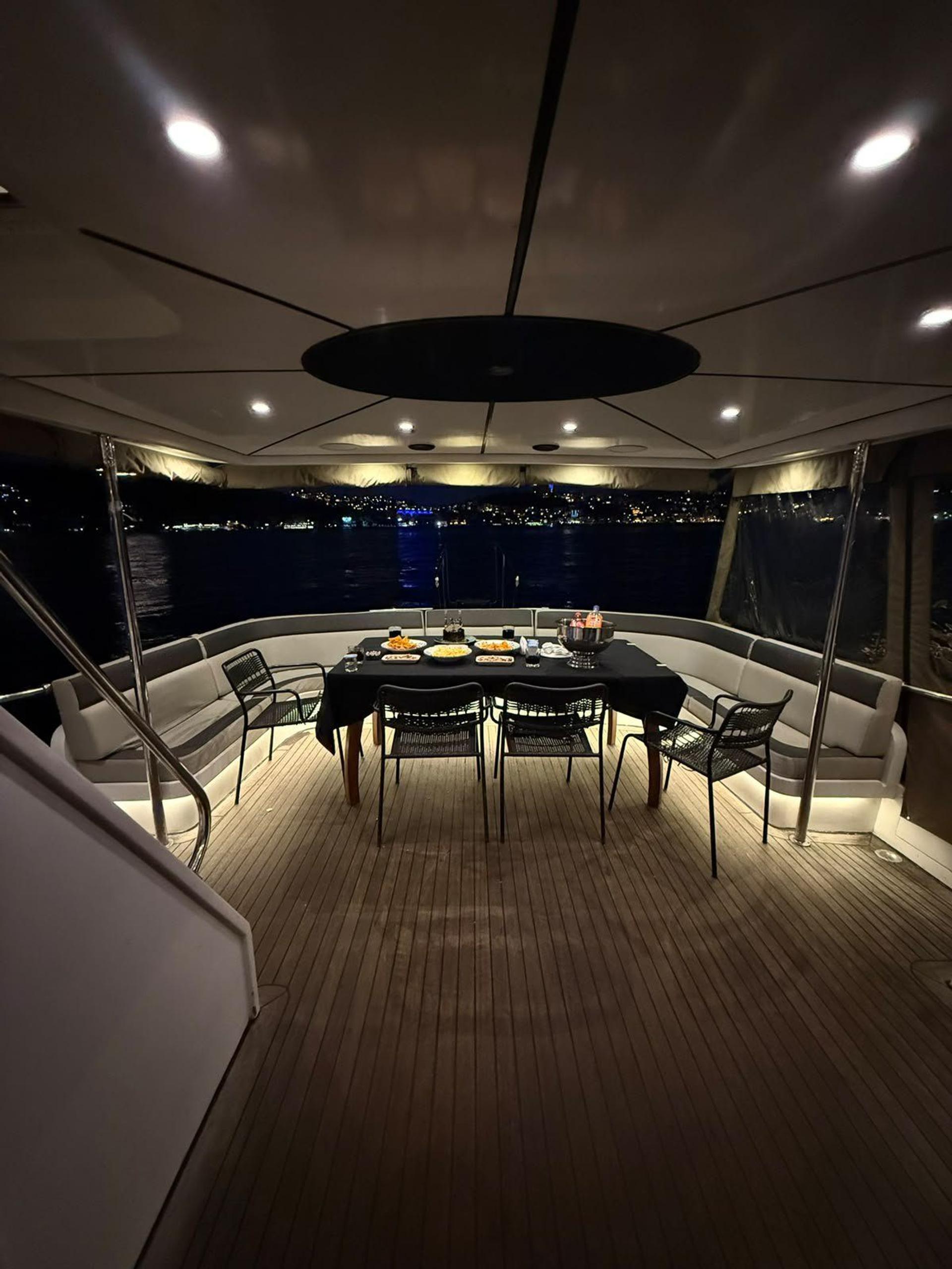 Kiralık Özel yapım 50m Motoryat - 1162 - photo 9
