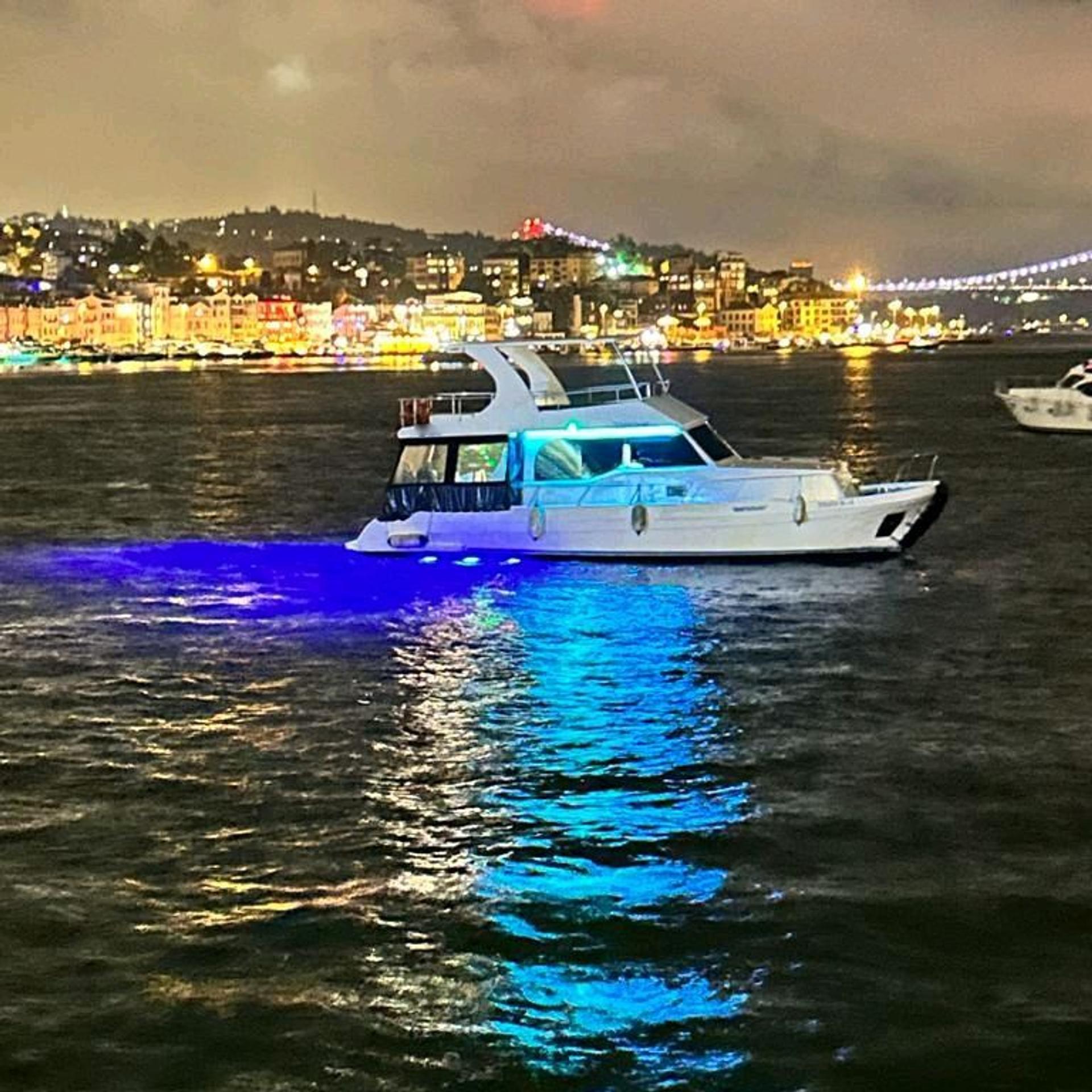 Kiralık Özel yapım 14m Motoryat - 89 - photo 12
