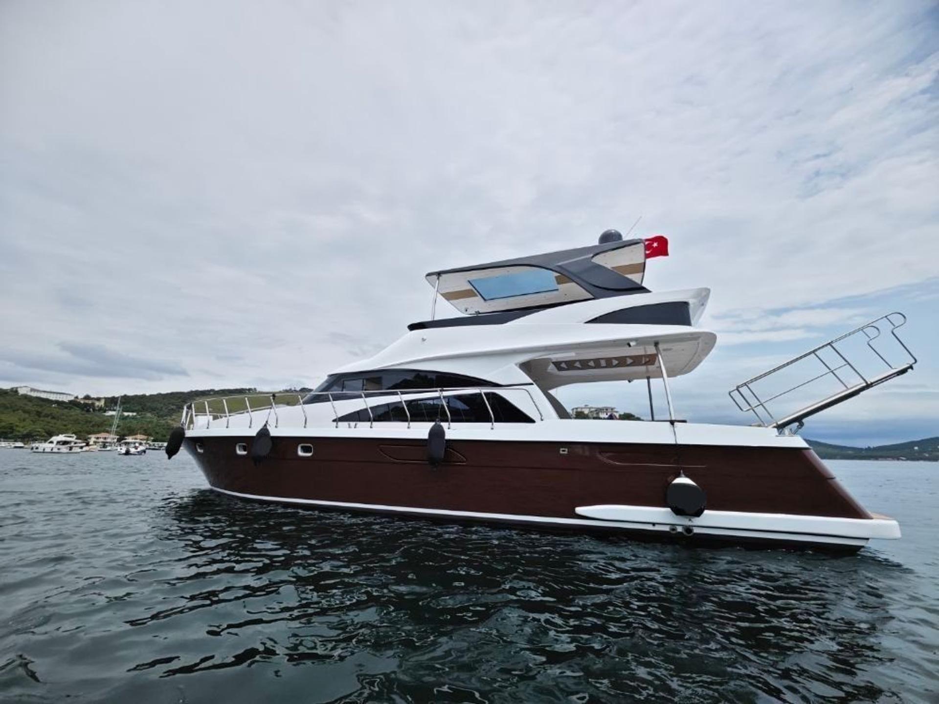 Rental Custom made 17m Motor Yacht - 42 - photo 1