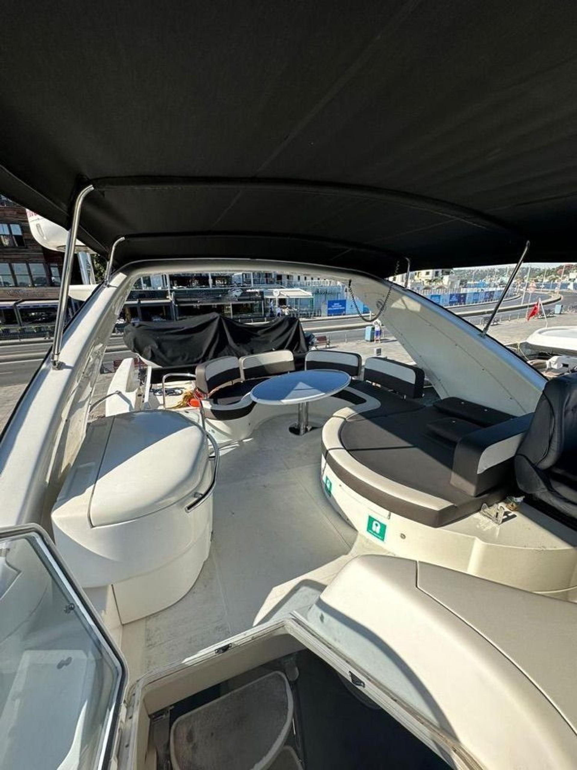 Kiralık Azimut 22m Motoryat - 347 - photo 18