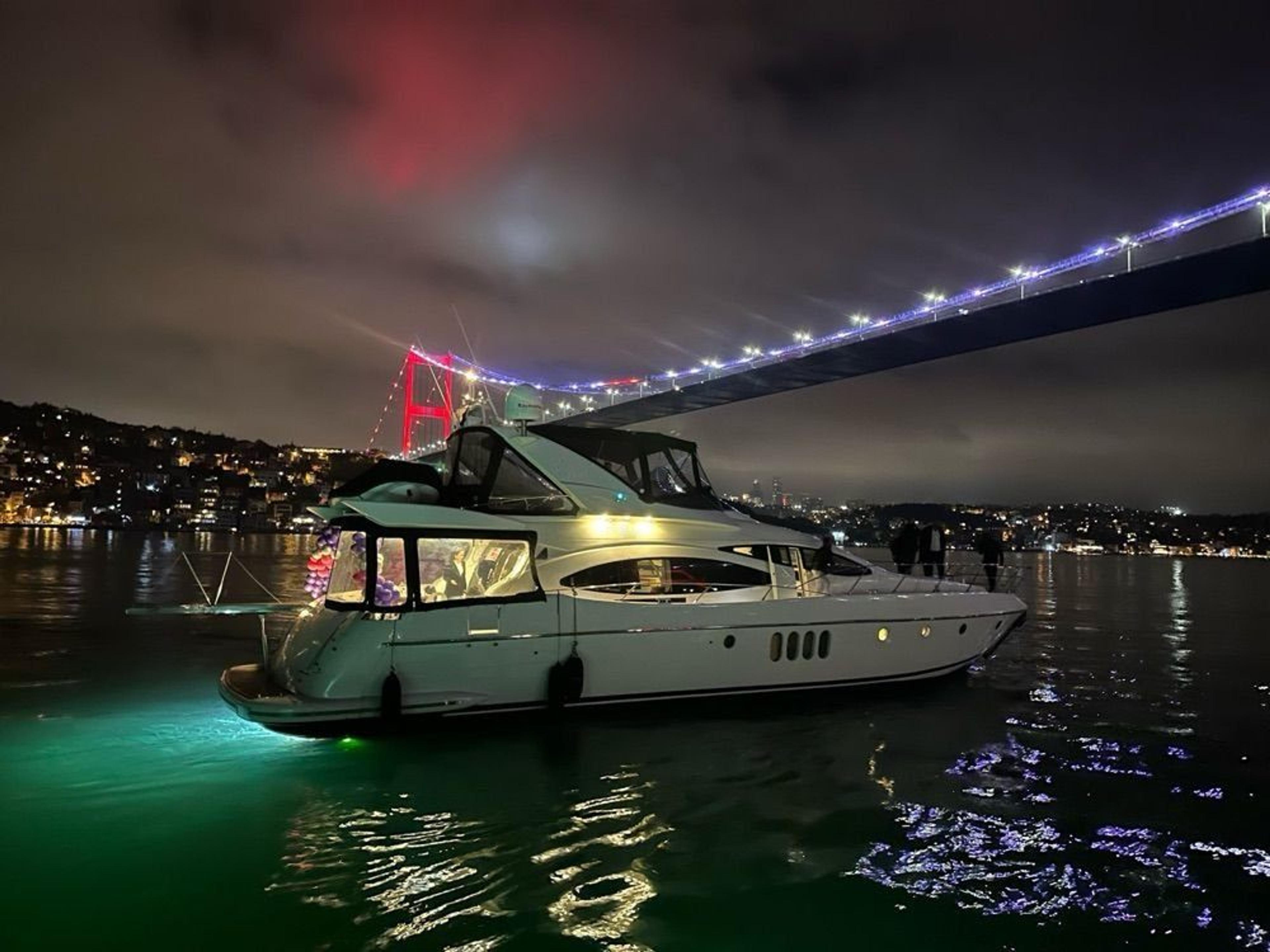 Kiralık Azimut 22m Motoryat - 347 - photo 21
