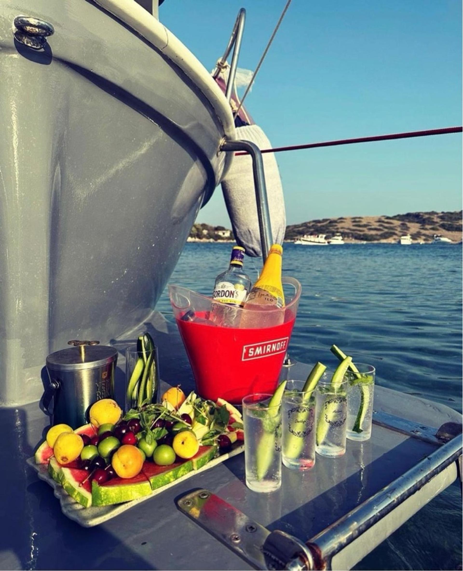 Rental Custom made 10m Motor Yacht - 813 - photo 17