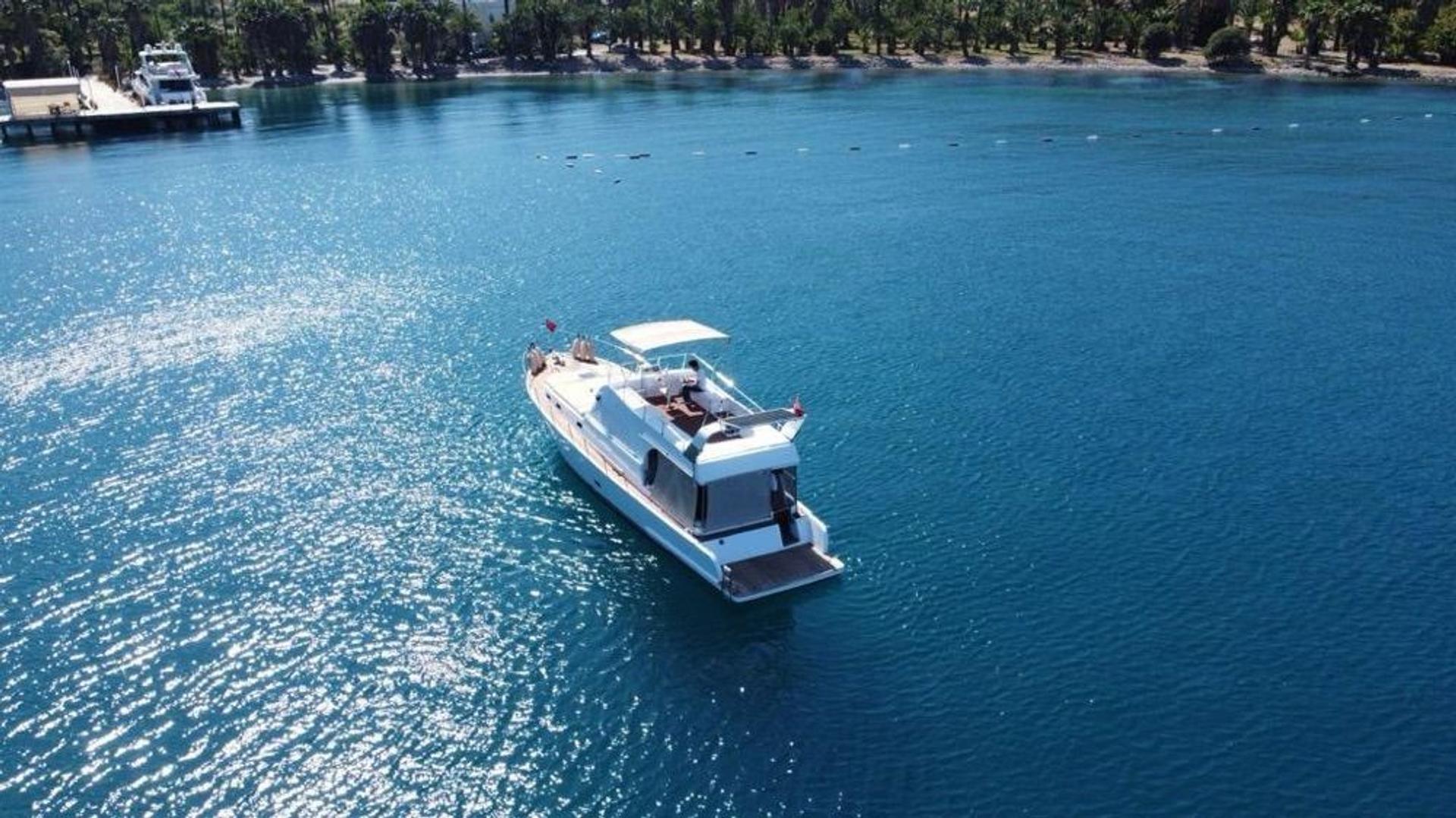 Rental Custom made 14m Motor Yacht - 393 - photo 2