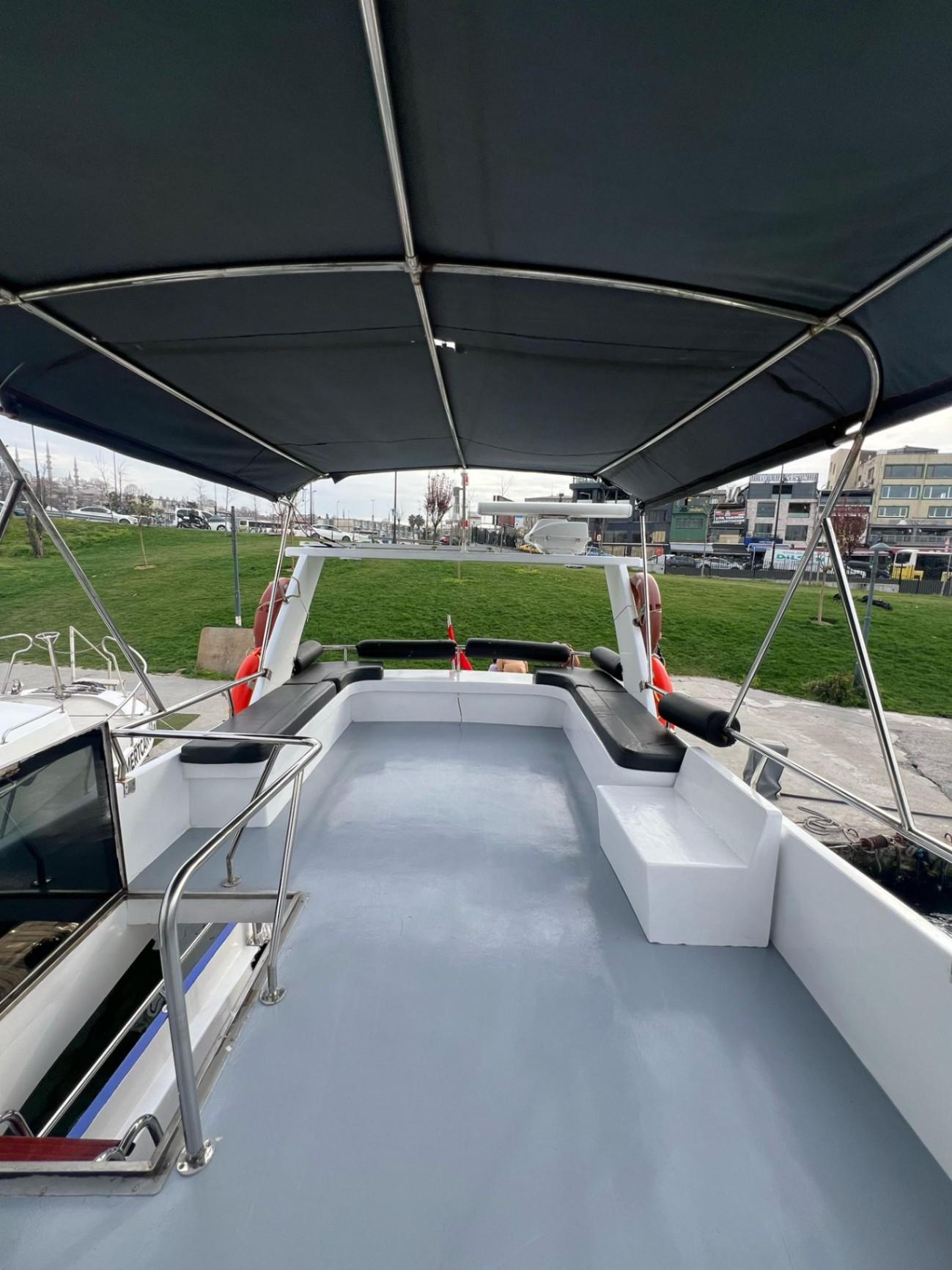 Rental Custom made 13m Motor Yacht - 79-5