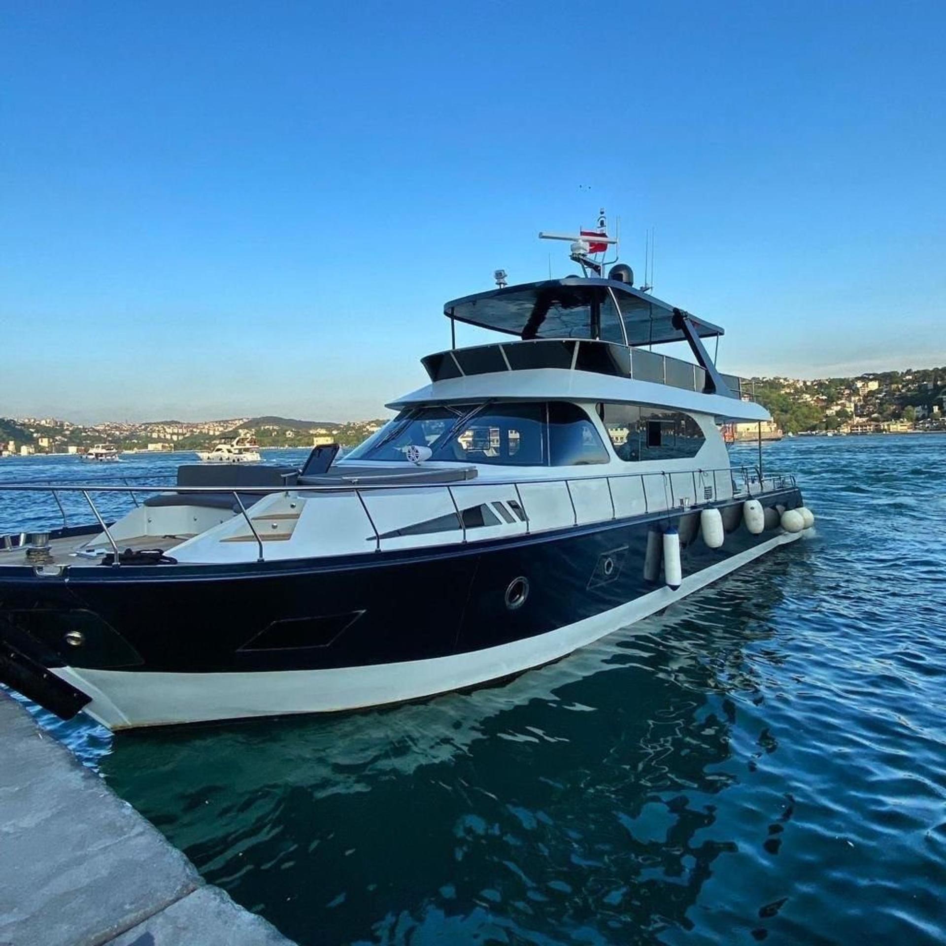 Rental Custom made 22m Motor Yacht - 152 - photo 8