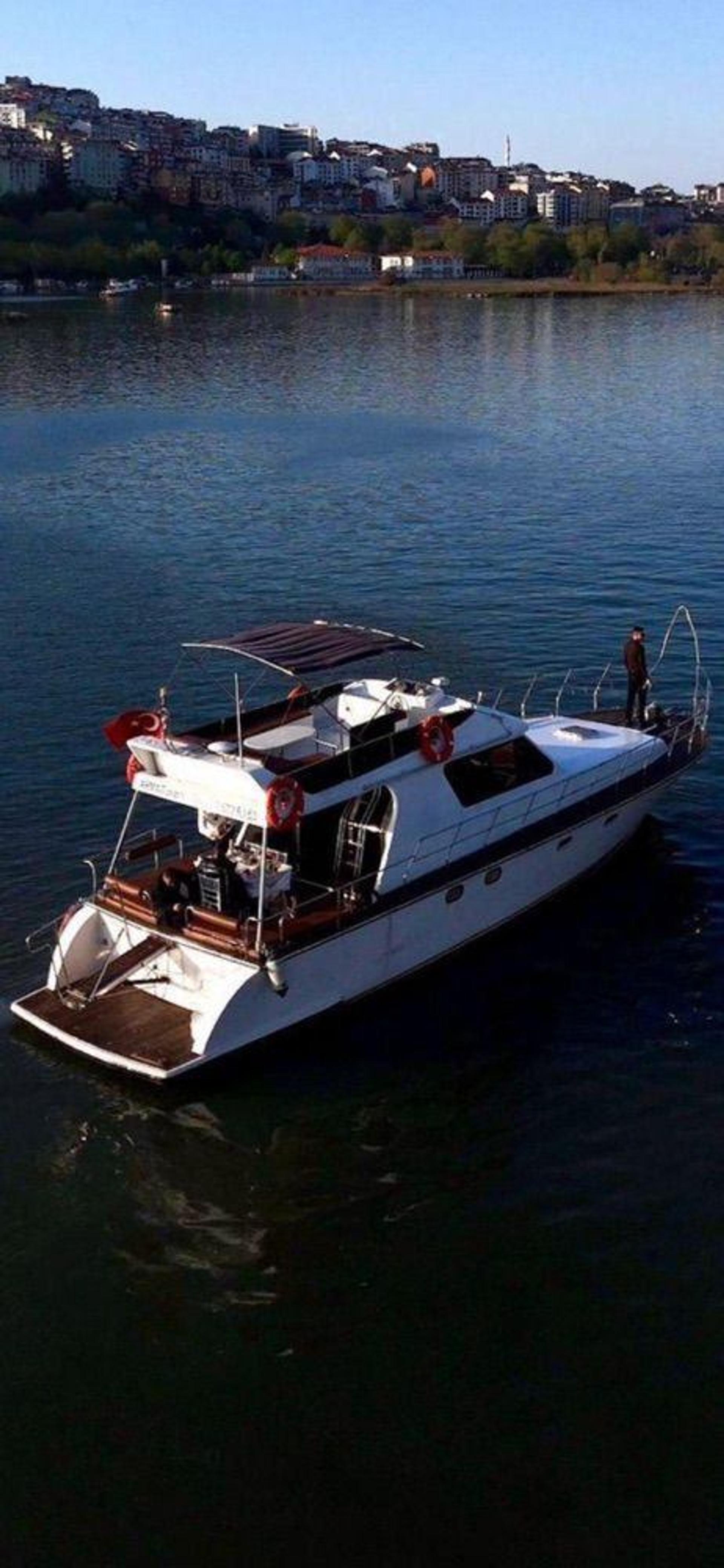 Rental Custom made 12m Motor Yacht - 1016 - photo 2