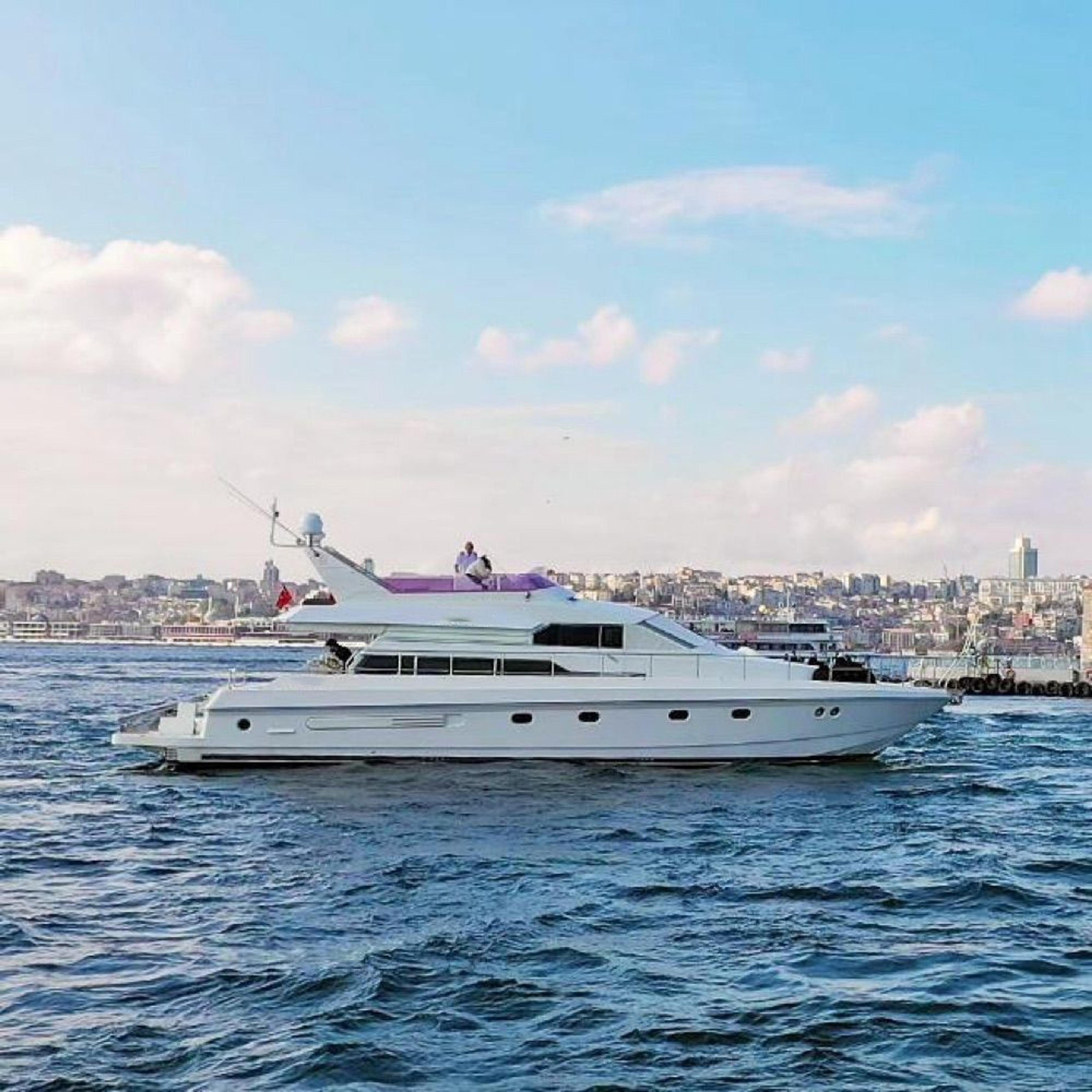 Rental Mochi Craft 18m Motor Yacht - 620 - photo 2