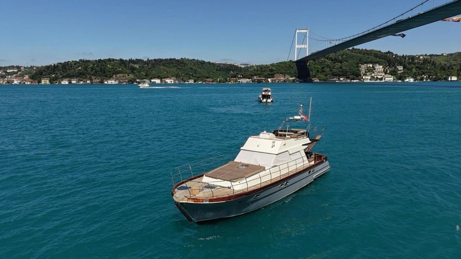 Rental Custom made 14m Motor Yacht - 385 - photo 1