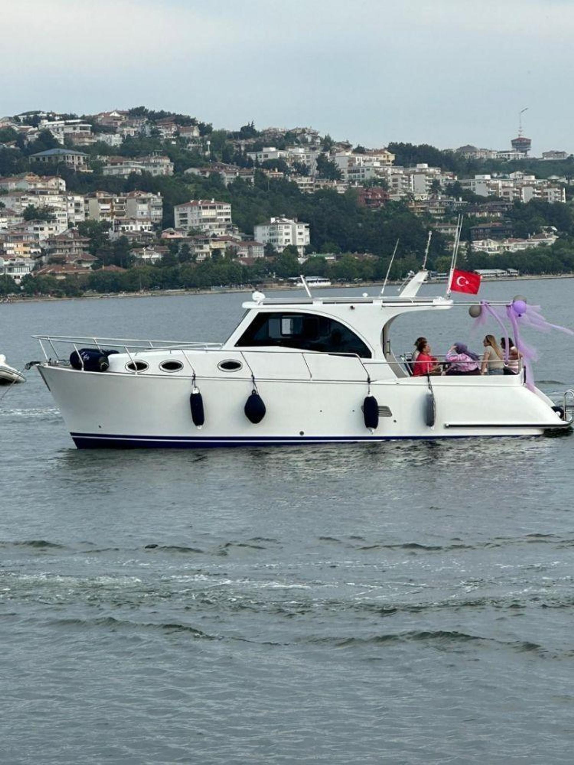 Rental Custom made 10m Motor Yacht - 357 - photo 2