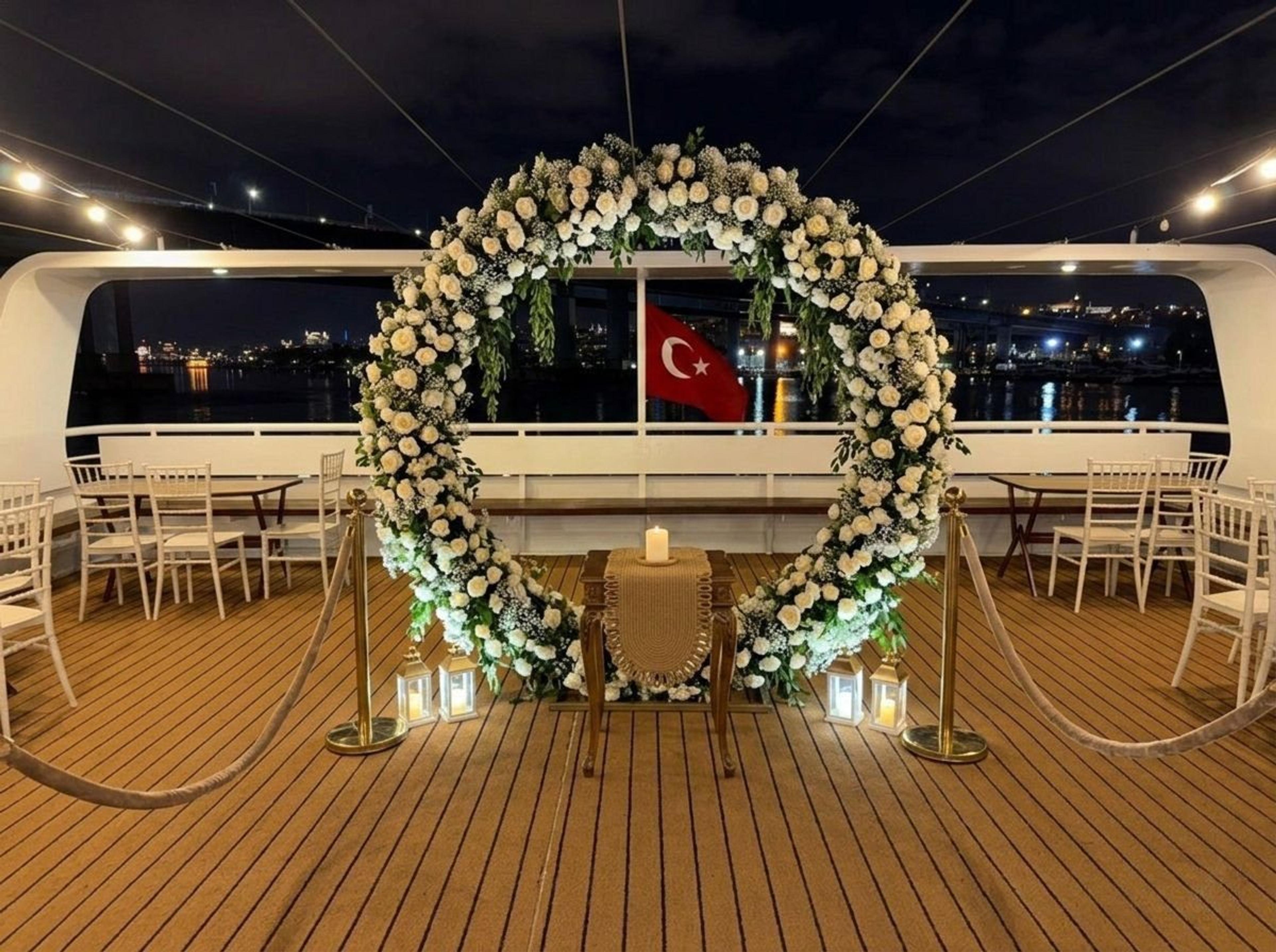 Rental Custom made 24m Party Boat - 21 - photo 10