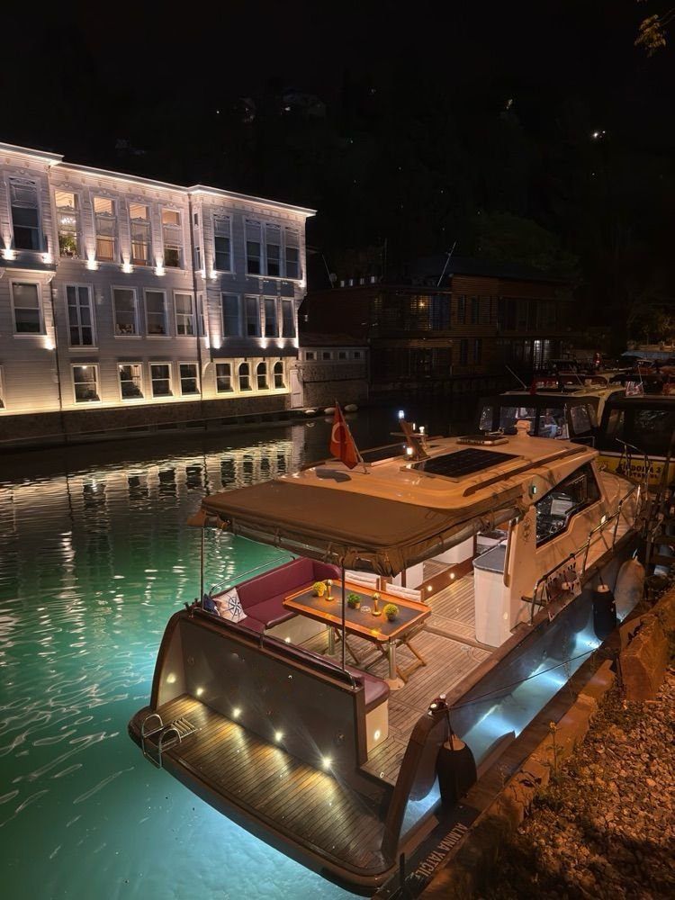 Custom made 10m Motor Yacht