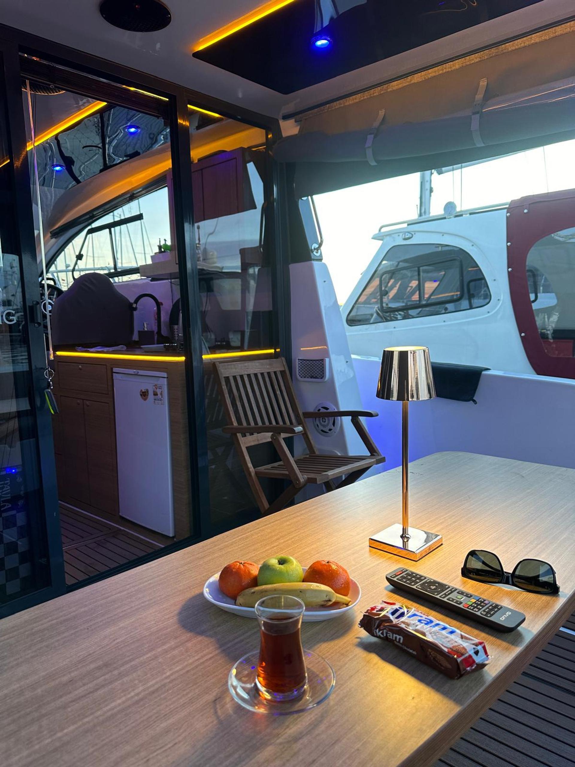 Rental Custom made 11m Motor Yacht - 380 - photo 23