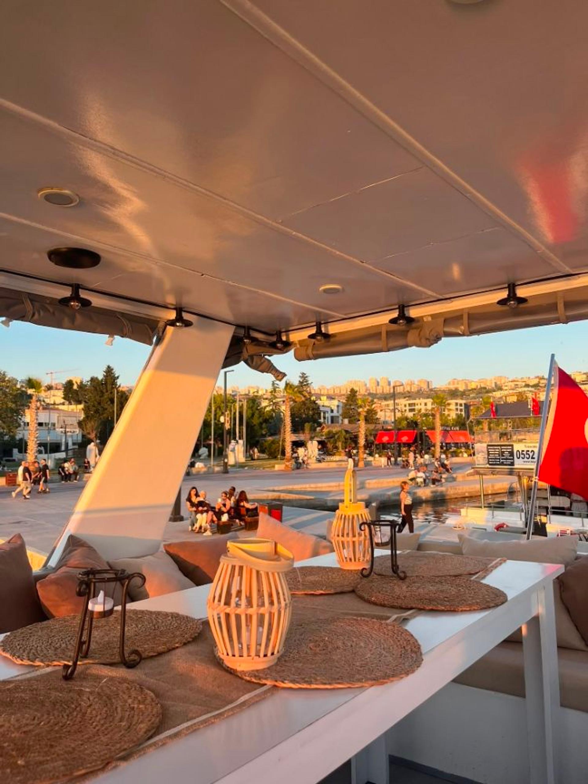Rental Custom made 12m Motor Yacht - 881 - photo 33