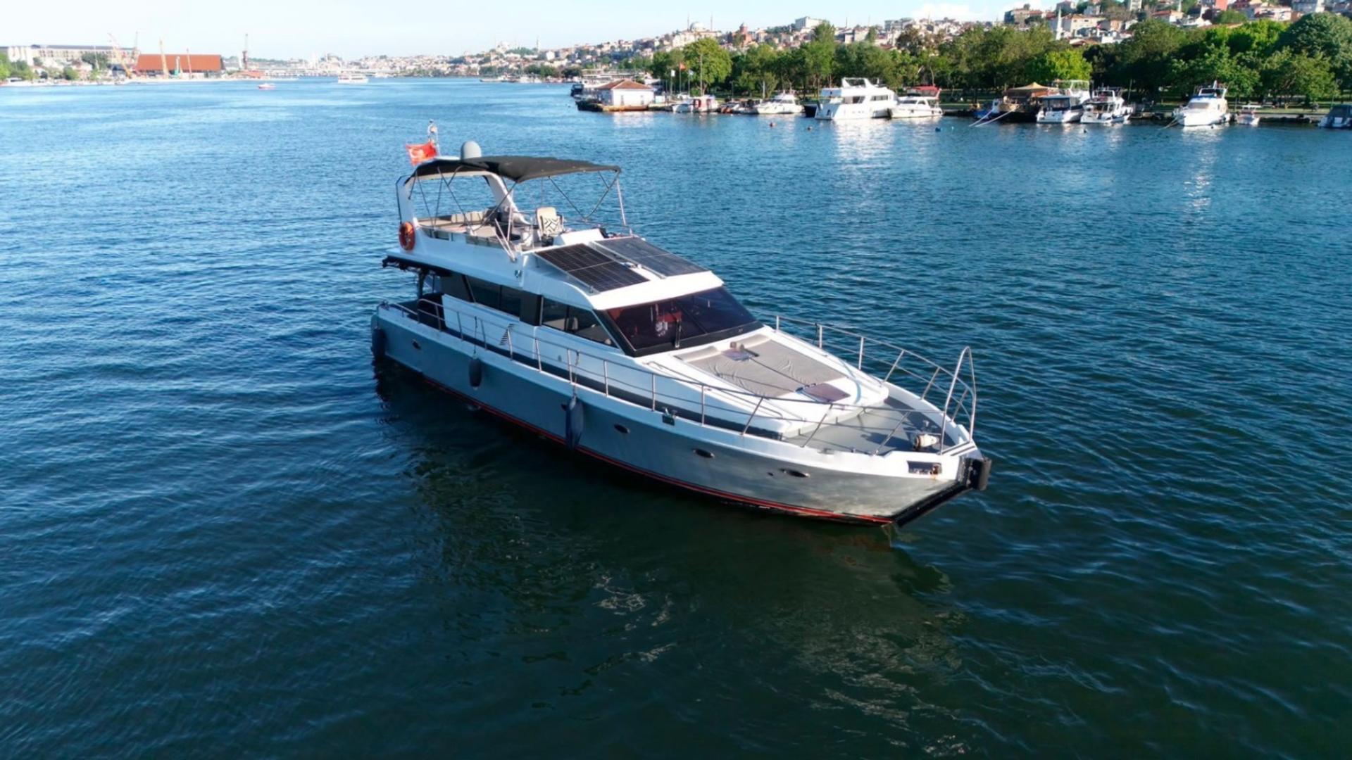Rental Custom made 18m Motor Yacht - 947 - photo 1