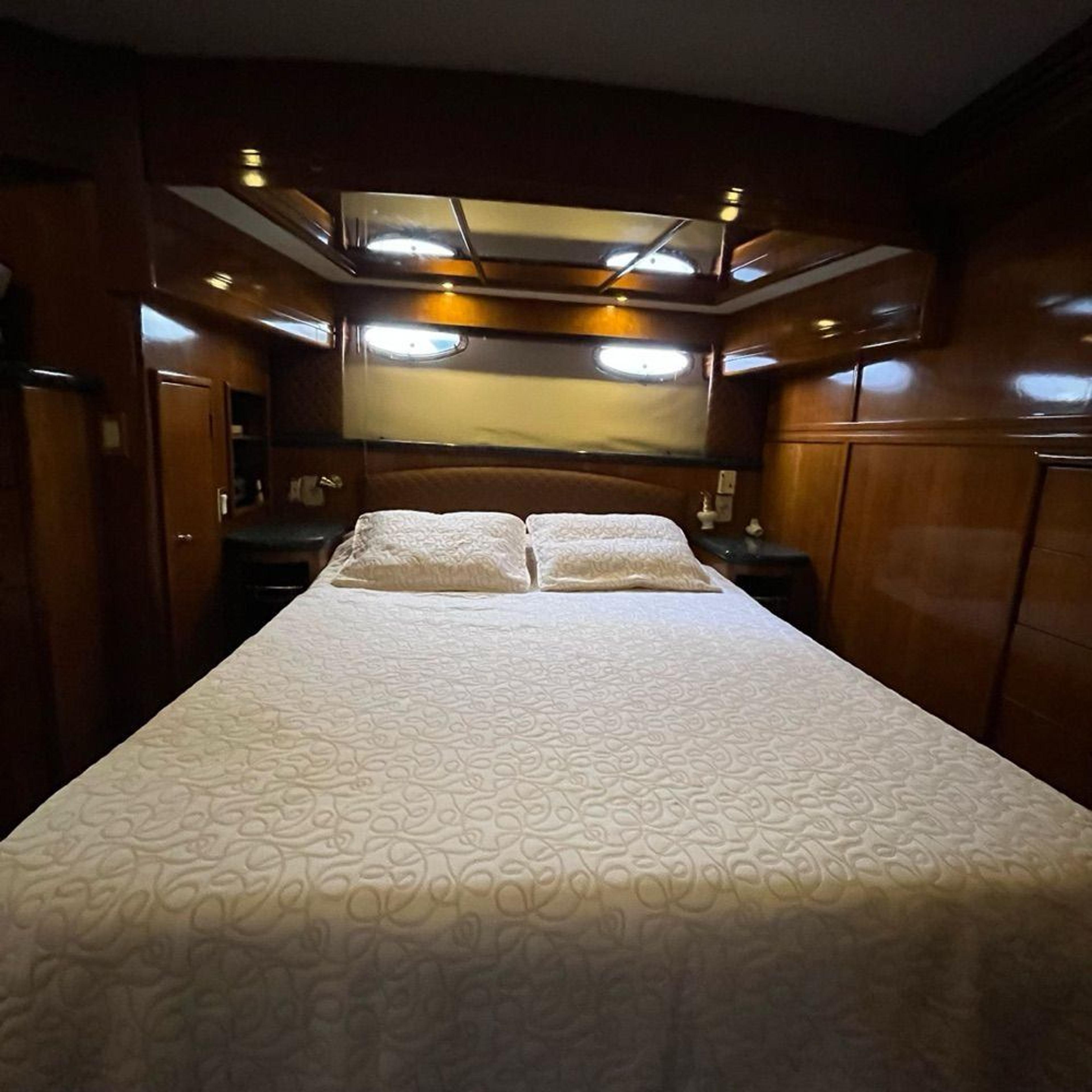 Rental Carver 17m Motor Yacht - 623 - photo 11
