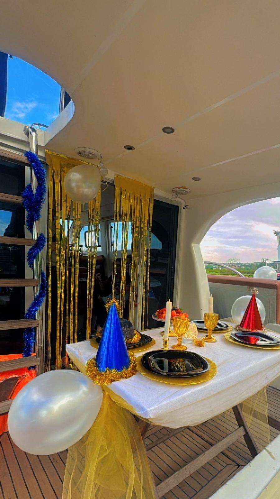 Rental Custom made 12m Motor Yacht - 486-18