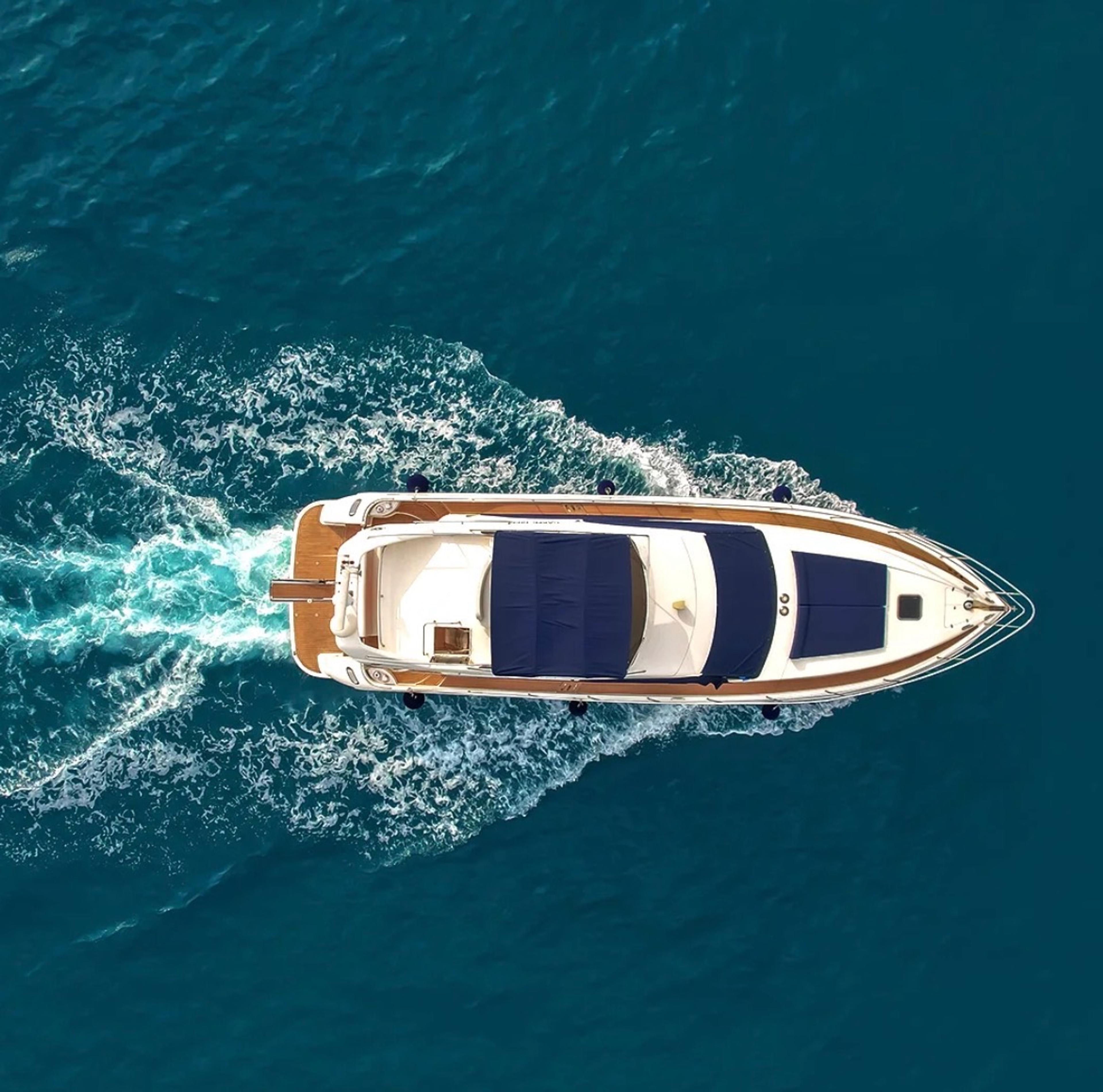 Kiralık Azimut 18m Motoryat - 1095 - photo 3