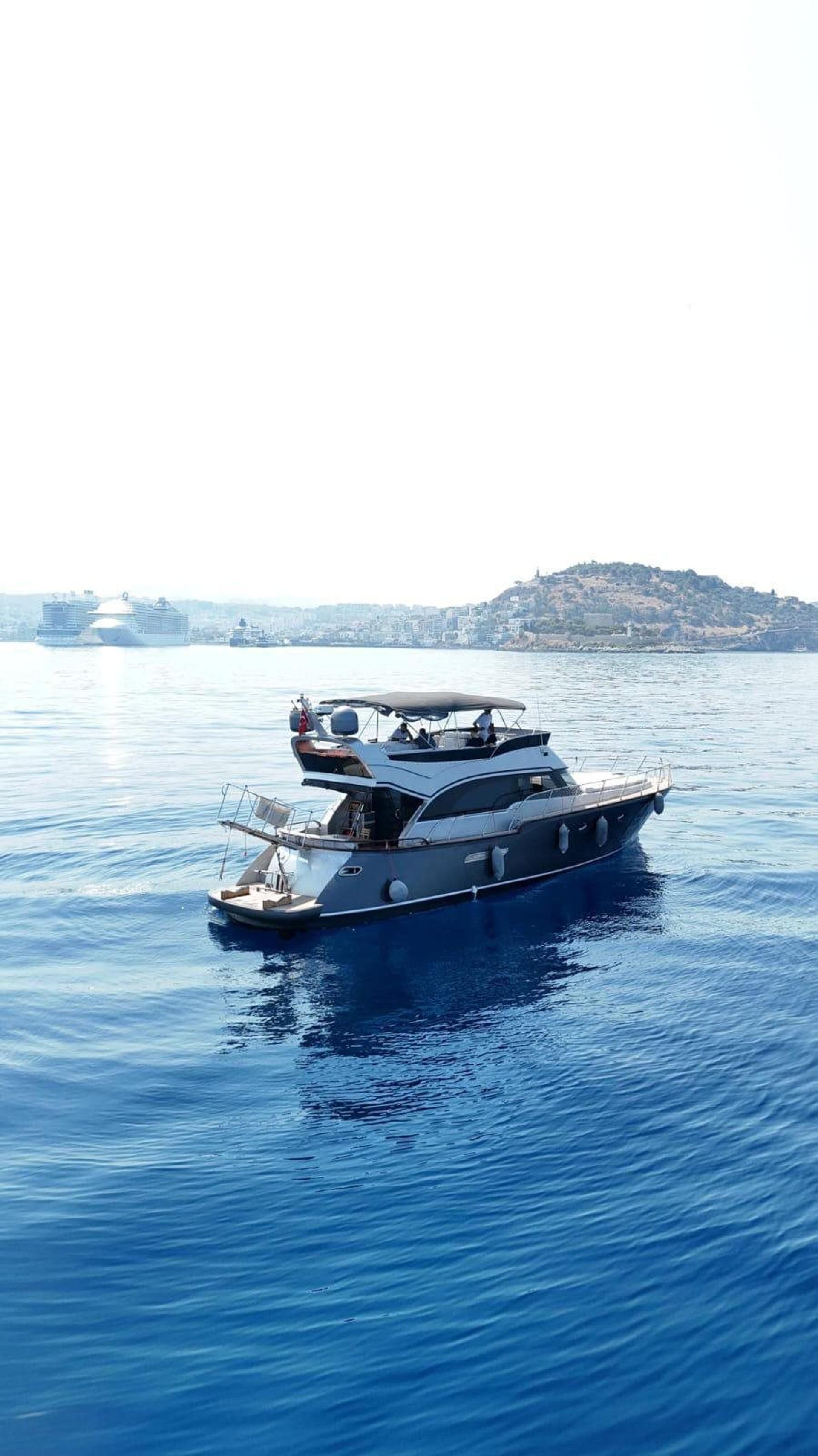 Rental Custom made 21m Motor Yacht - 471 - photo 4