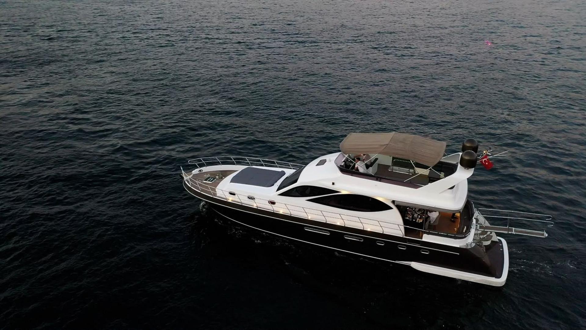 Kiralık Özel yapım 50m Motoryat - 1162 - photo 6