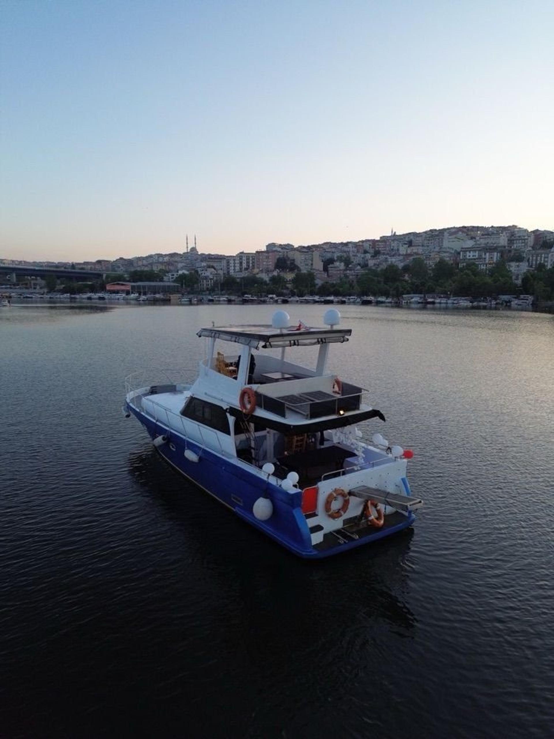 Kiralık Özel yapım 14m Motoryat - 144 - photo 3
