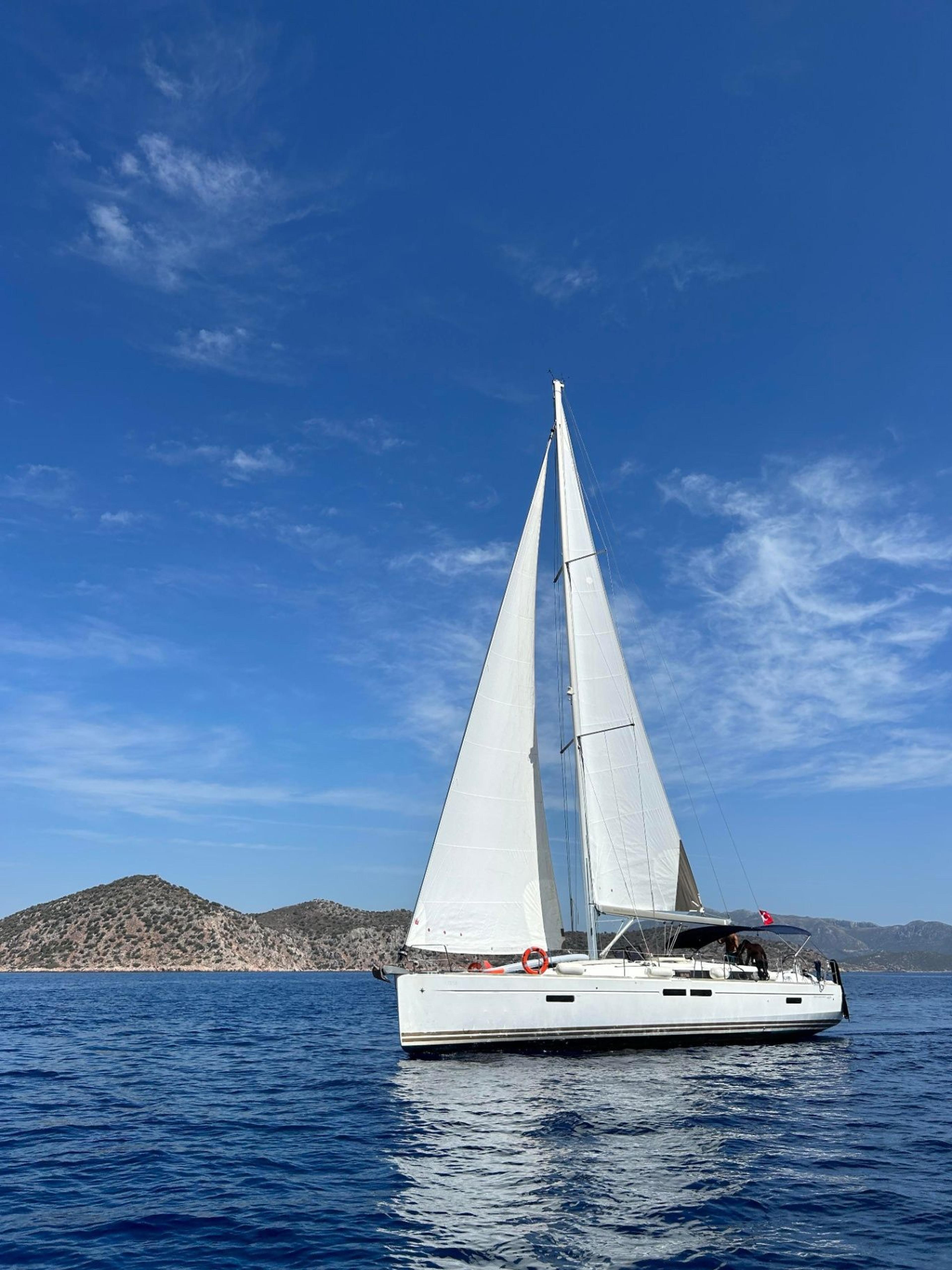 Rental Jeanneau 14m Sailboat - 317 - photo 3