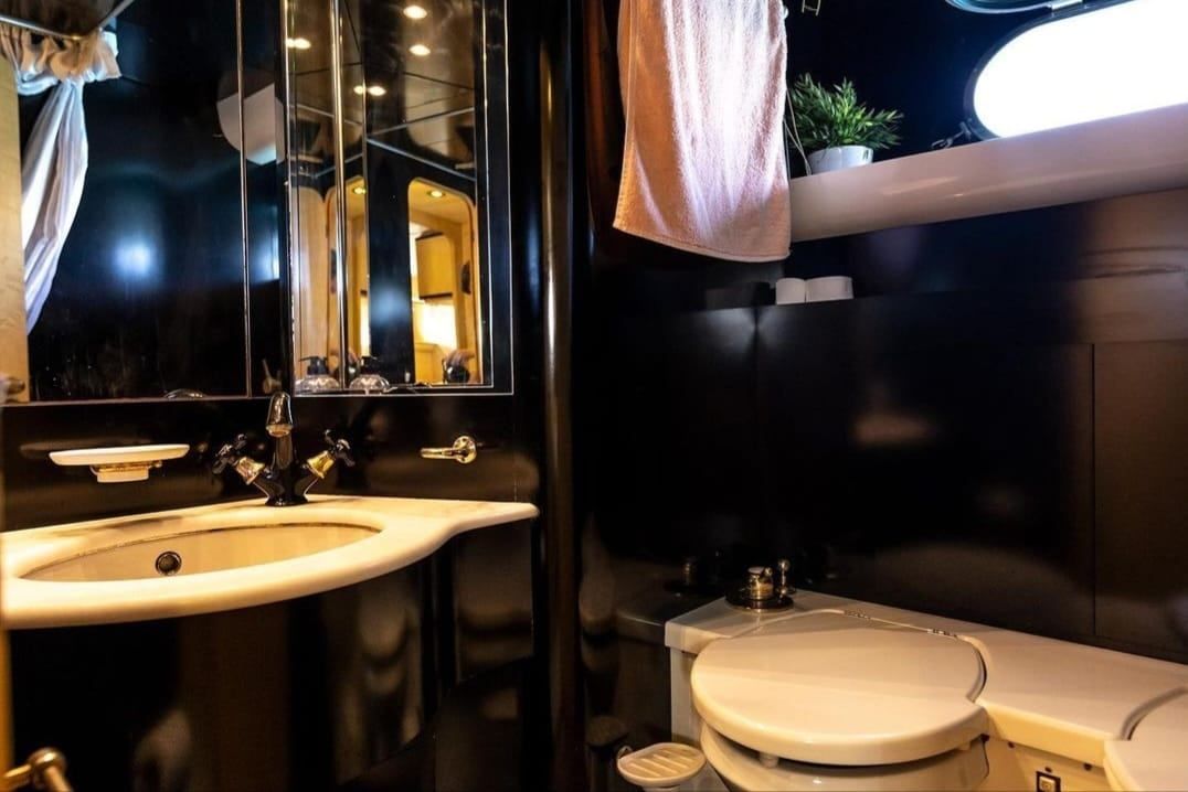 Canados 20m Motor Yacht